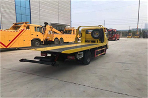 江陵非事故拖车