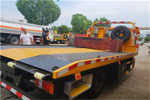 江陵附近拖车电话号码服务